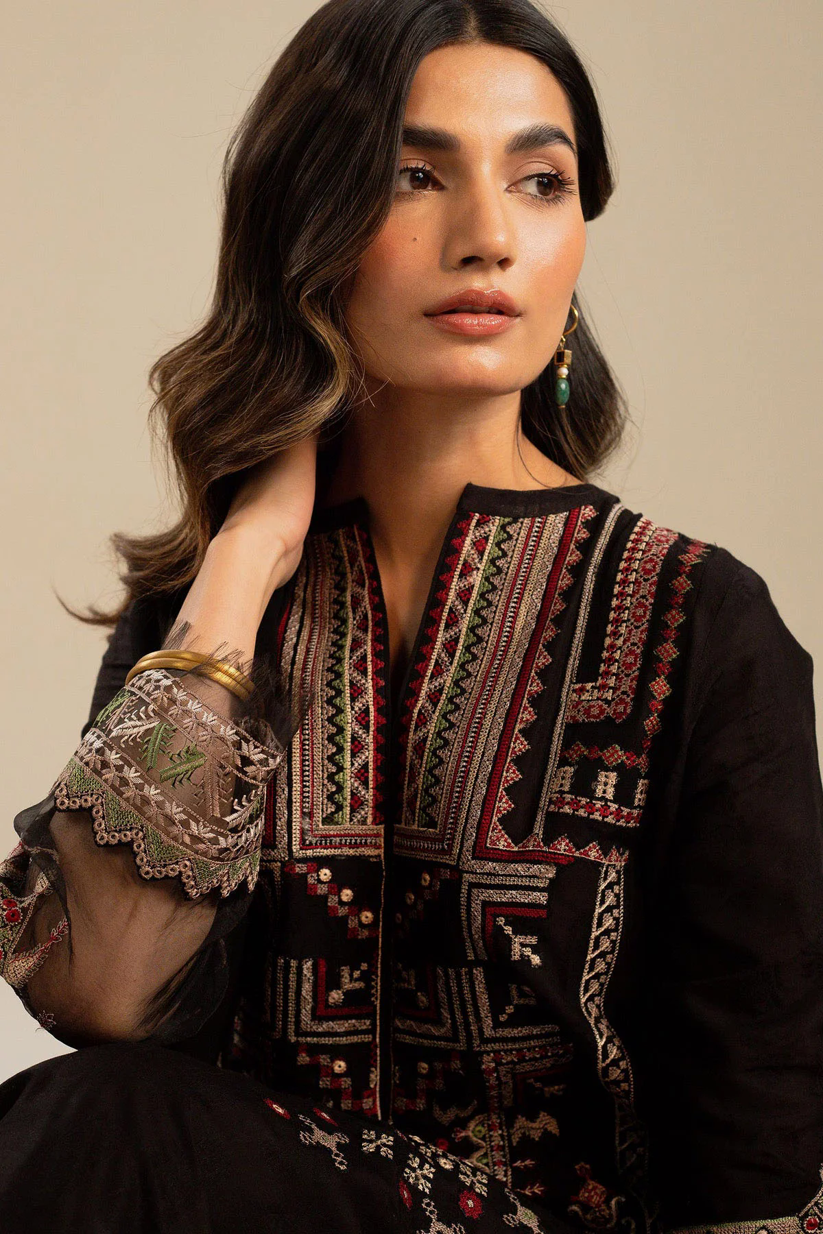 Embroidered Lawn 3pc with Chiffon Dupatta- GA1899 Embroidered Lawn 3pc with Chiffon Dupatta- GA1899