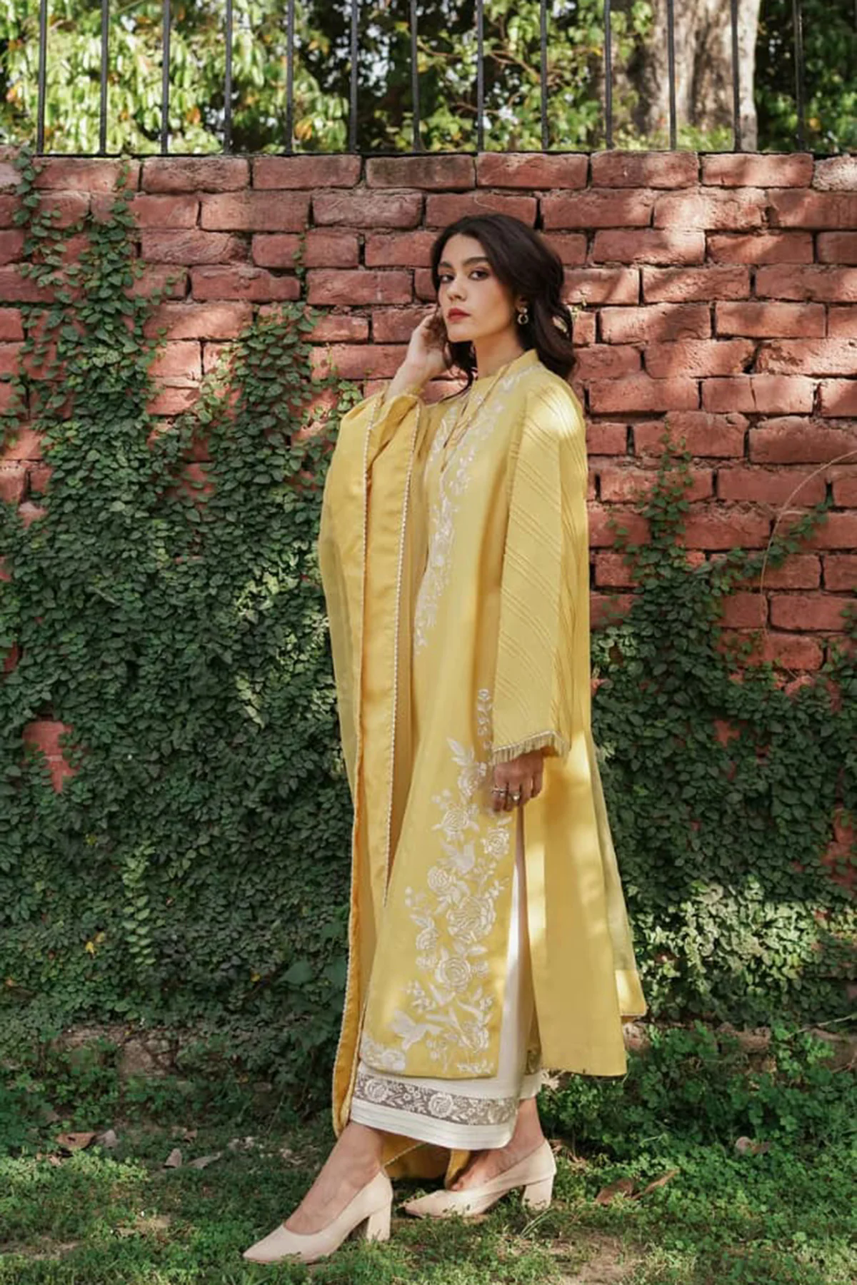 lawn Suit with Heavy Embroidered Organza dupata-GA102157 lawn Suit with Heavy Embroidered Organza dupata-GA102157