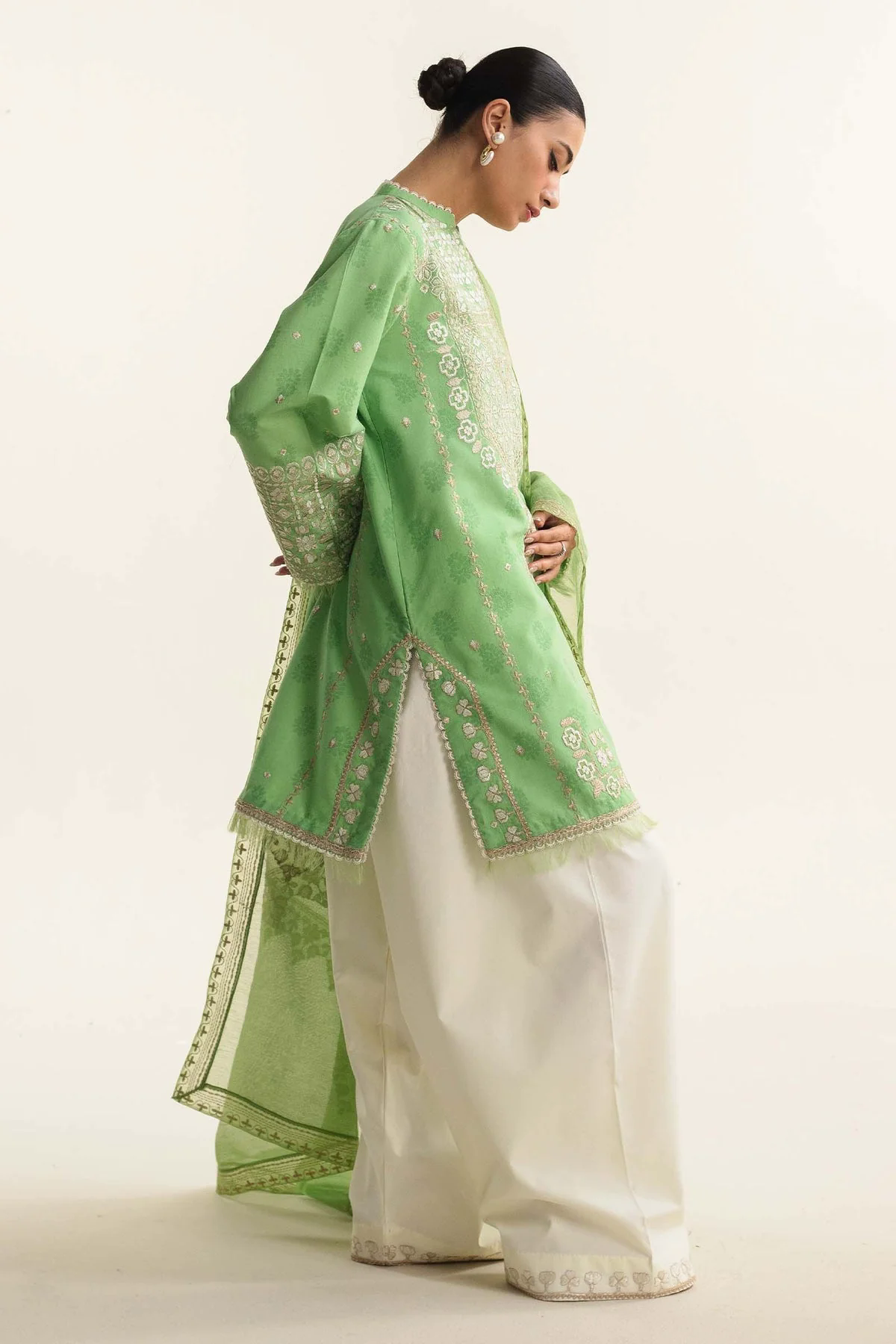 Embroidered Lawn 3pc with Printed Slub Net Dupatta- GA1905