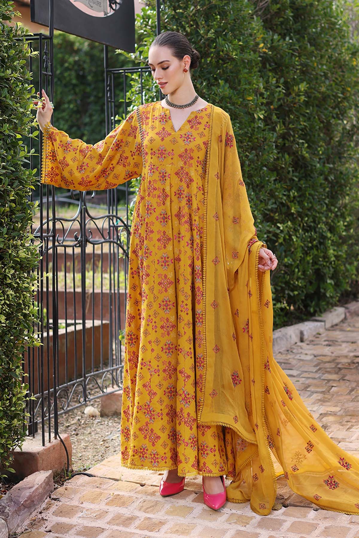 Embroidered Lawn 3pc with Embroidered Crinkle Chiffon Dupatta - GA1833