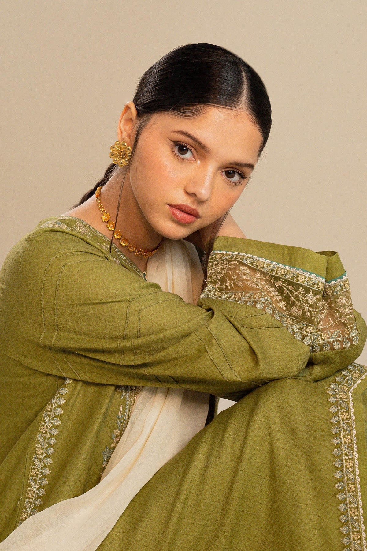 Embroidered Lawn 3pc with Embroidered Chiffon Dupatta- GA1900