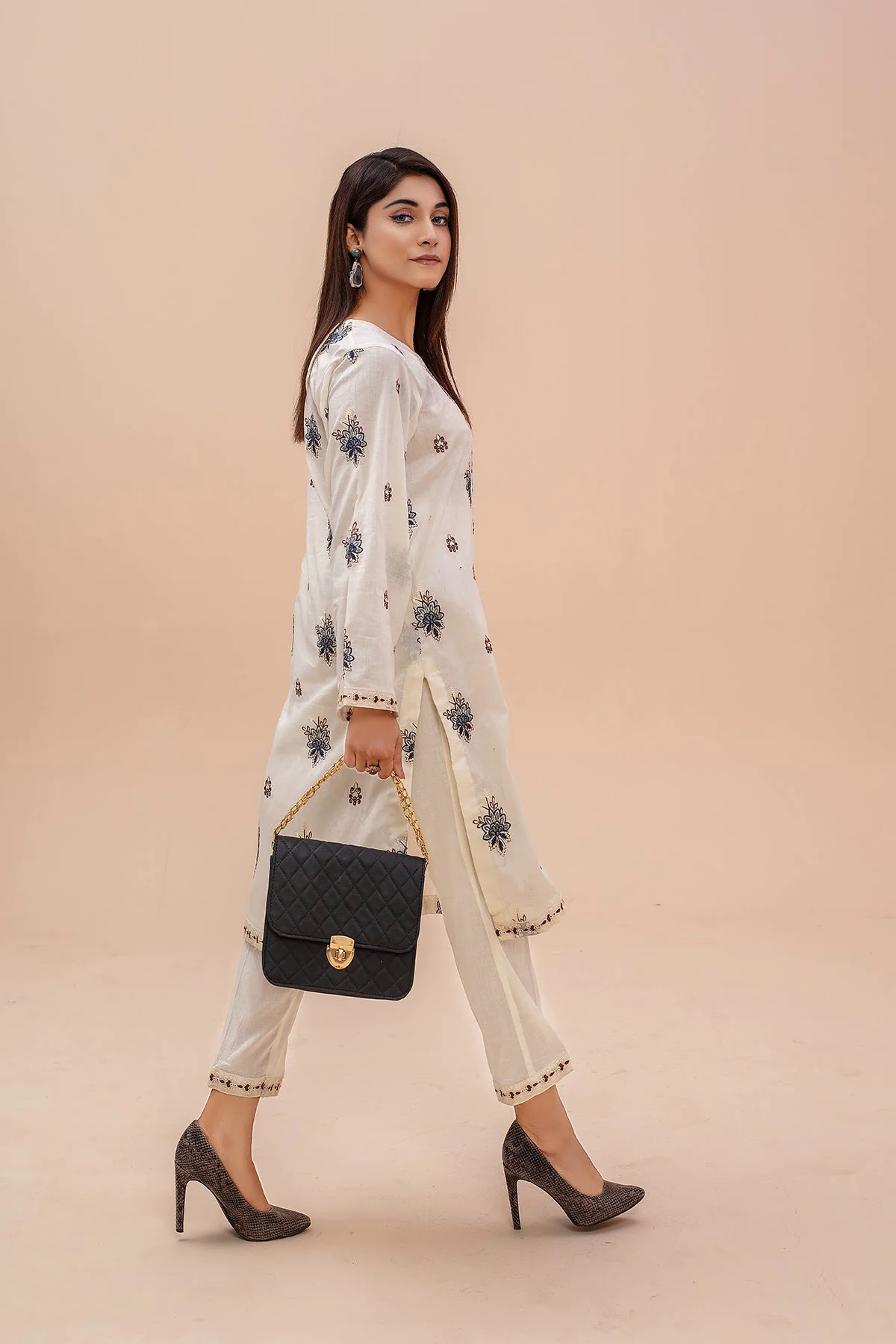 Original Off White Embroidered Lawn 2pc - ZJ057