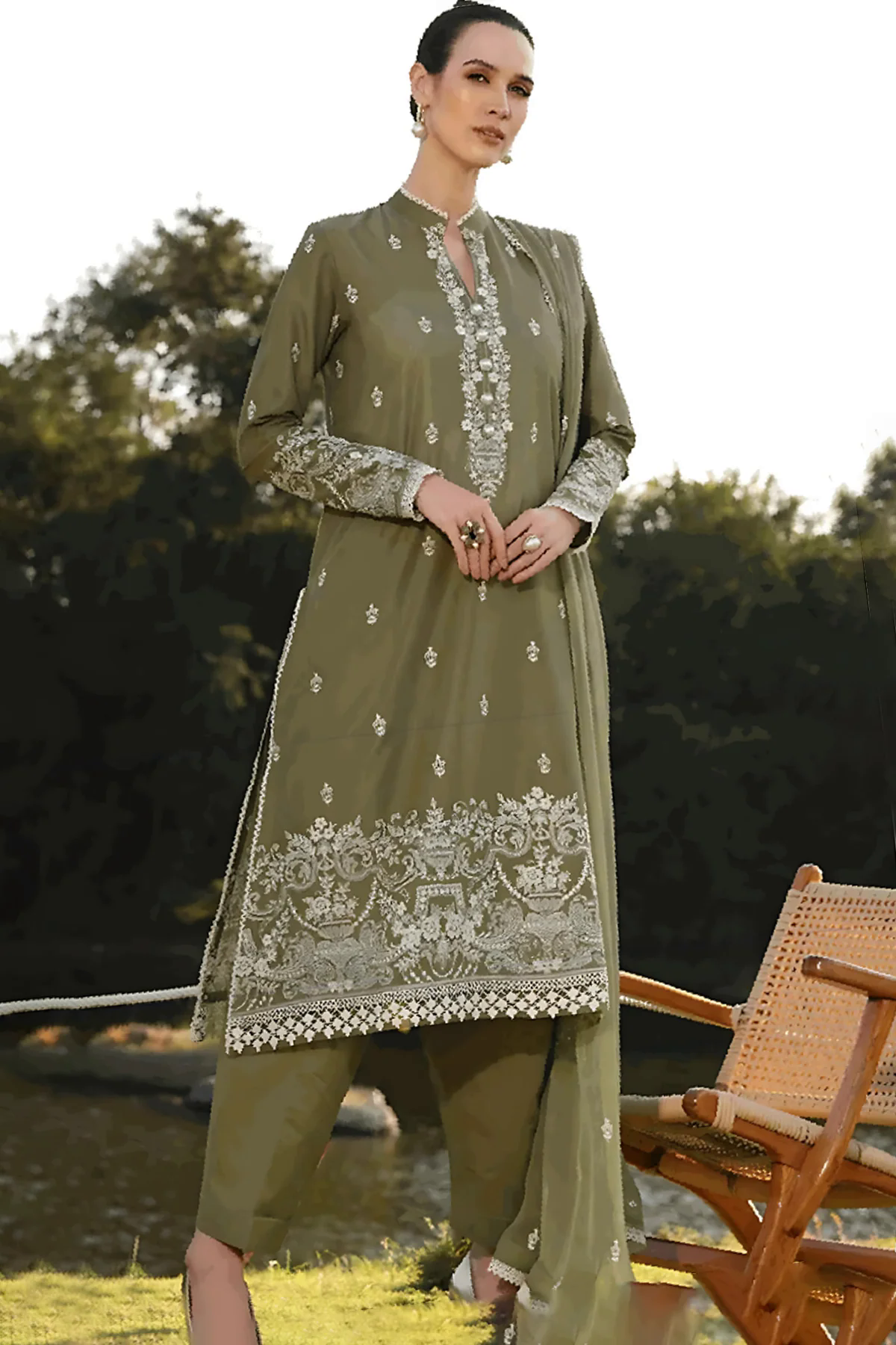 Embroidered Lawn 3pc with Embroidered Crinkle Chiffon Dupatta- GA2034