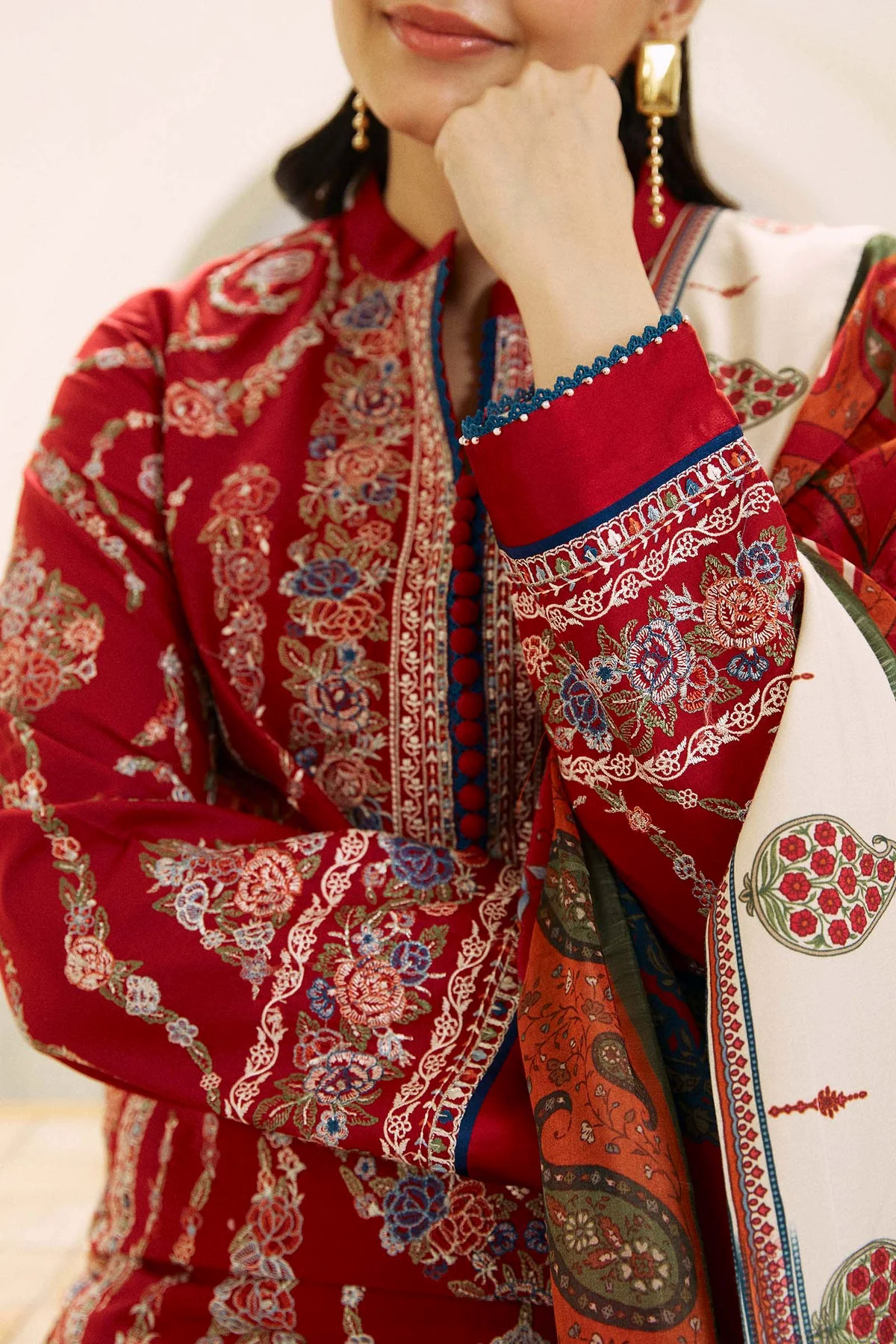 Embroidered Lawn 3pc with Silk Printed Chiffon Dupatta - GA1890 Embroidered Lawn 3pc with Silk Printed Chiffon Dupatta - GA1890
