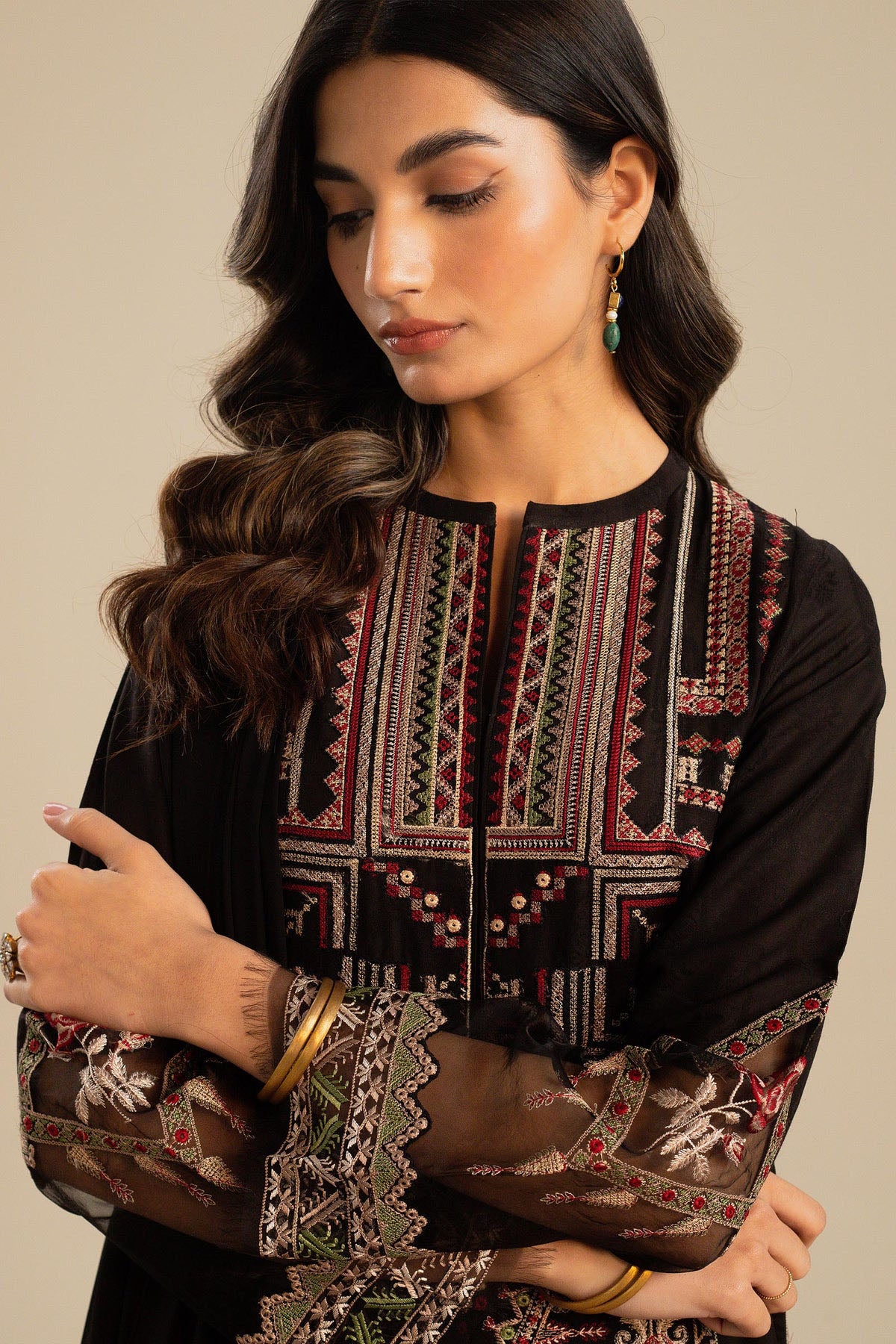 Embroidered Lawn 3pc with Chiffon Dupatta- GA1899 Embroidered Lawn 3pc with Chiffon Dupatta- GA1899