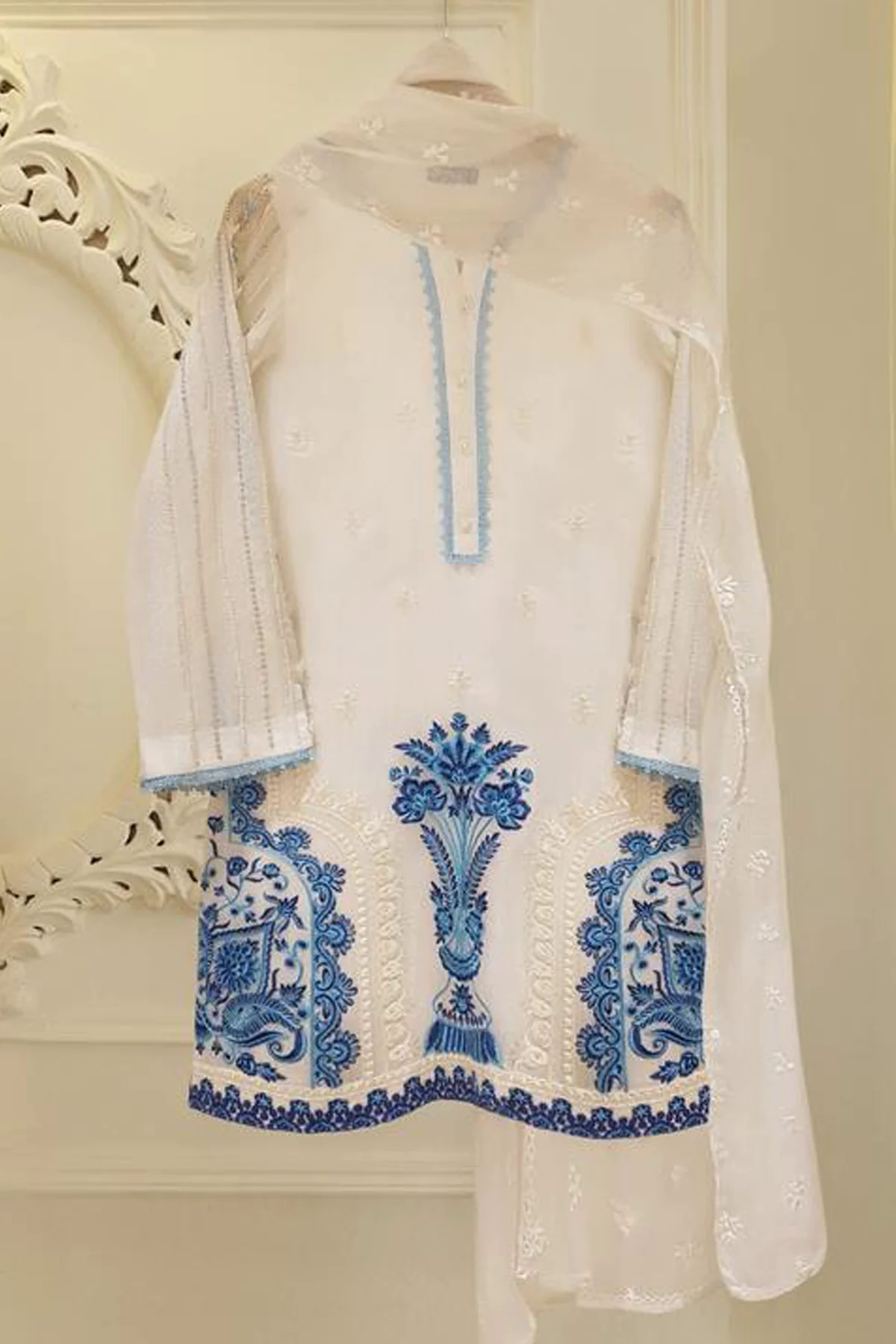 Heavy Embroidered 3pc with  organza dupatta-GA10168