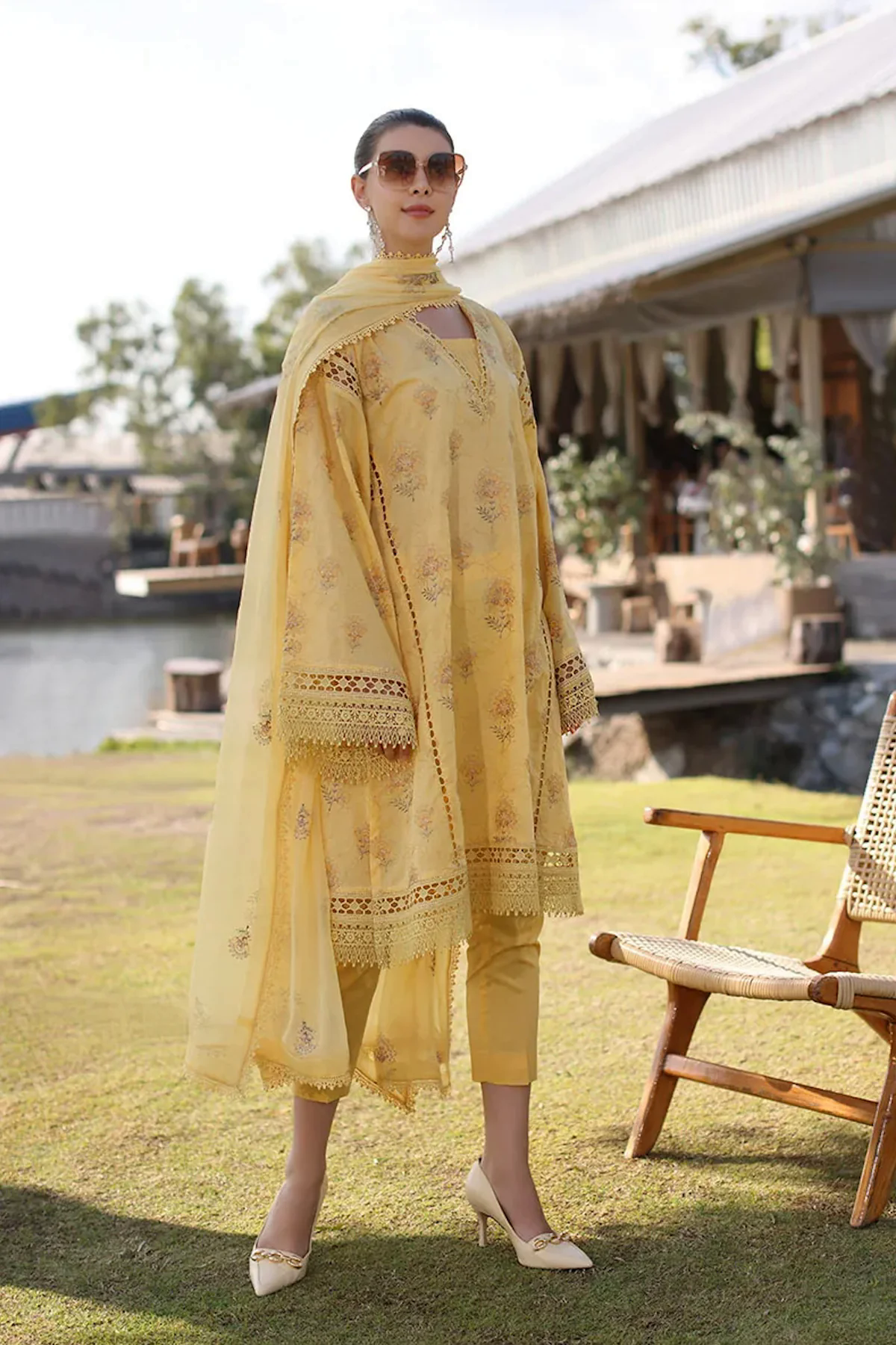 Embroidered Lawn 3pc with Embroidered Crinkle Chiffon Dupatta- GA2032
