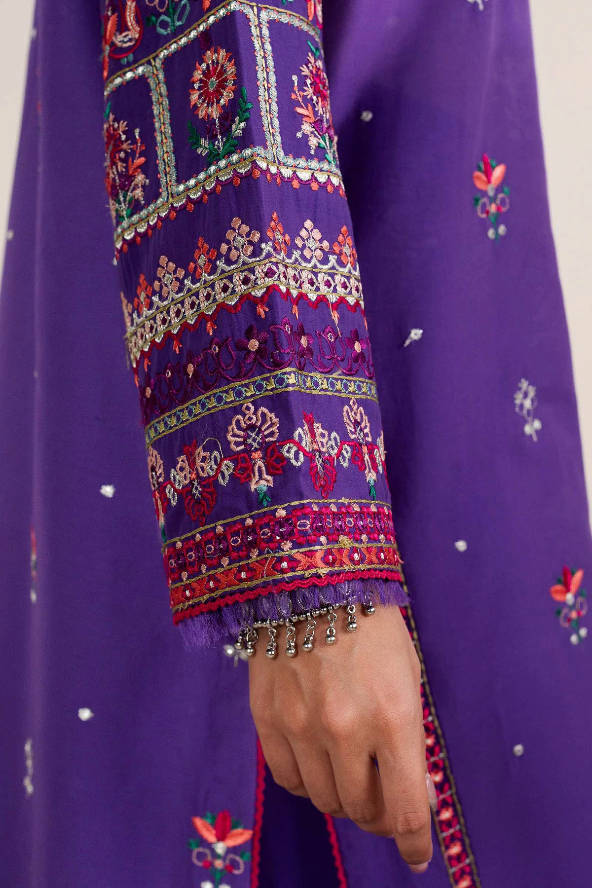 Embroidered Dhanak 3pc with Printed Shawal- GA1974