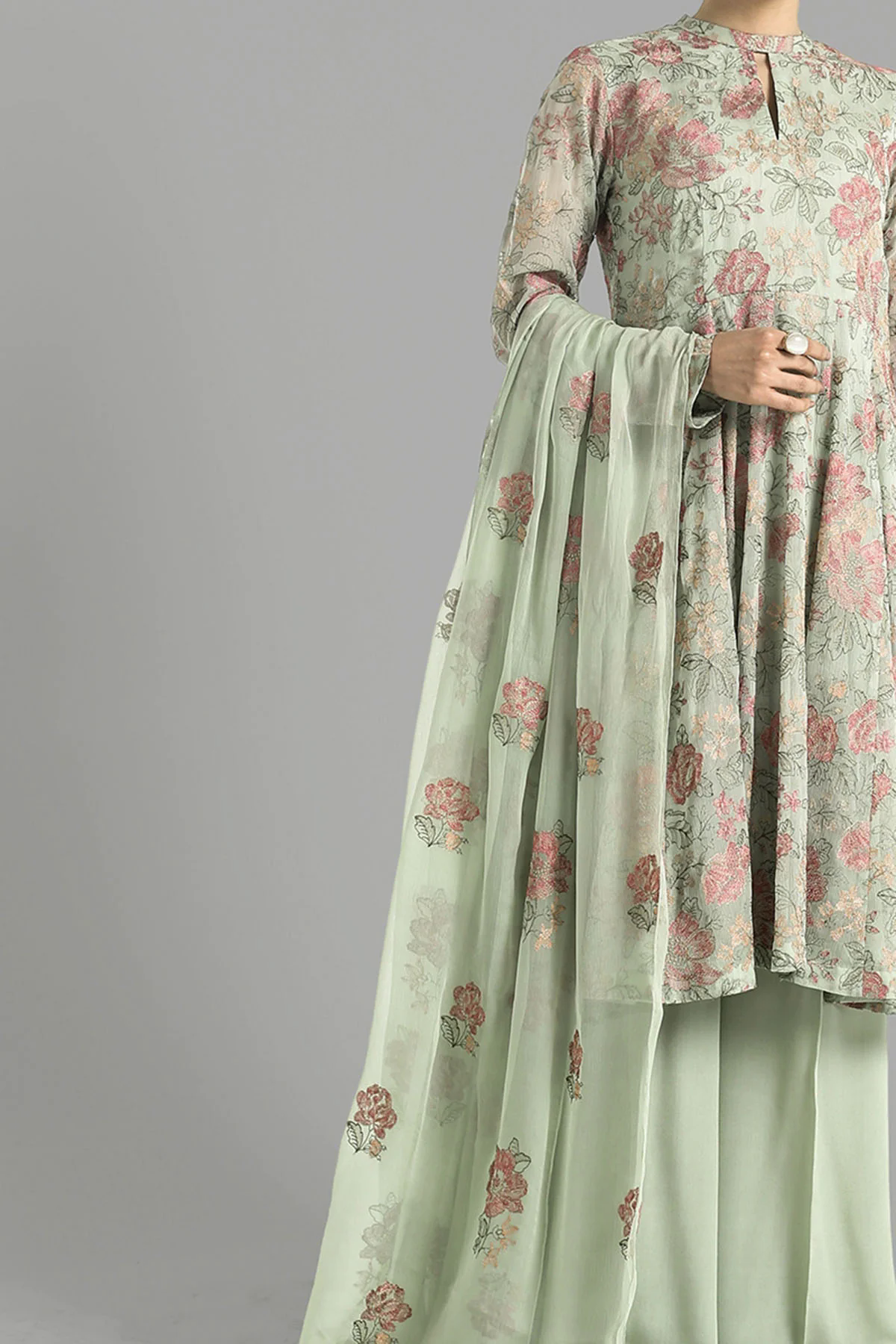 Embroidered Lawn 3pc with Embroidered Chiffon Dupatta- GA1915