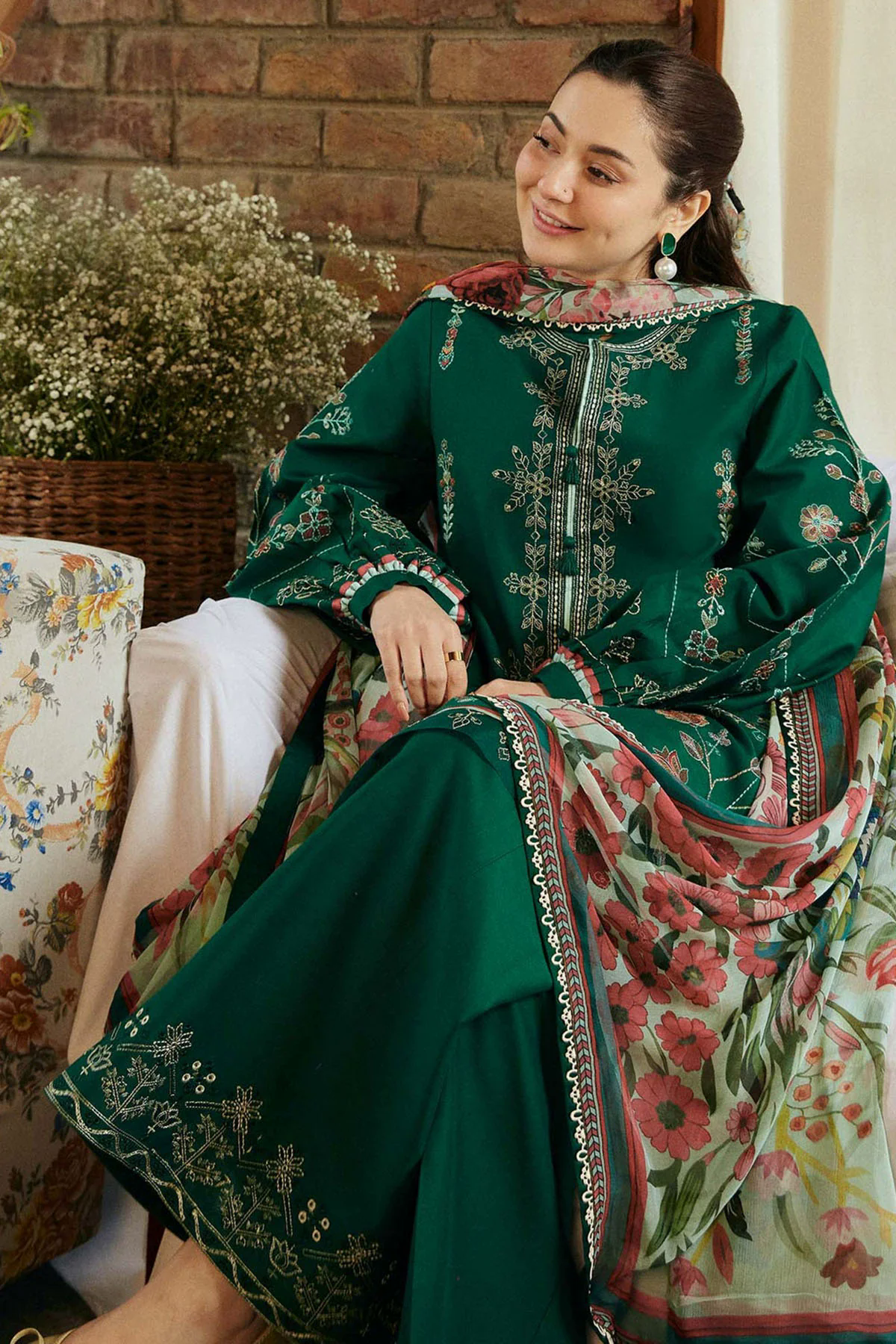 Embroidered Lawn 3pc with Printed Chiffon Dupatta- GA1902