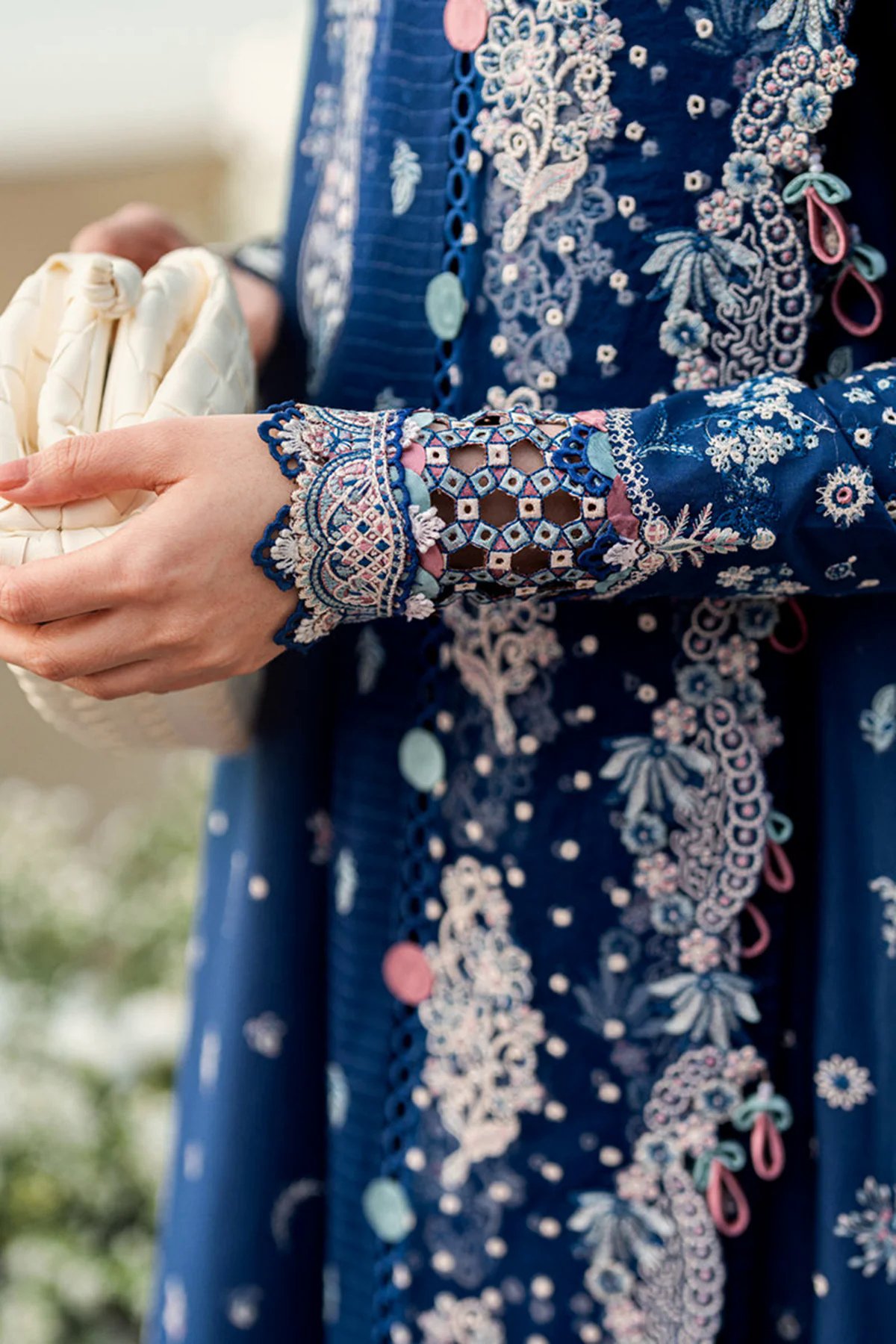 Embroidered Lawn 3pc with Embroidered Slub Net dupatta-GA2016