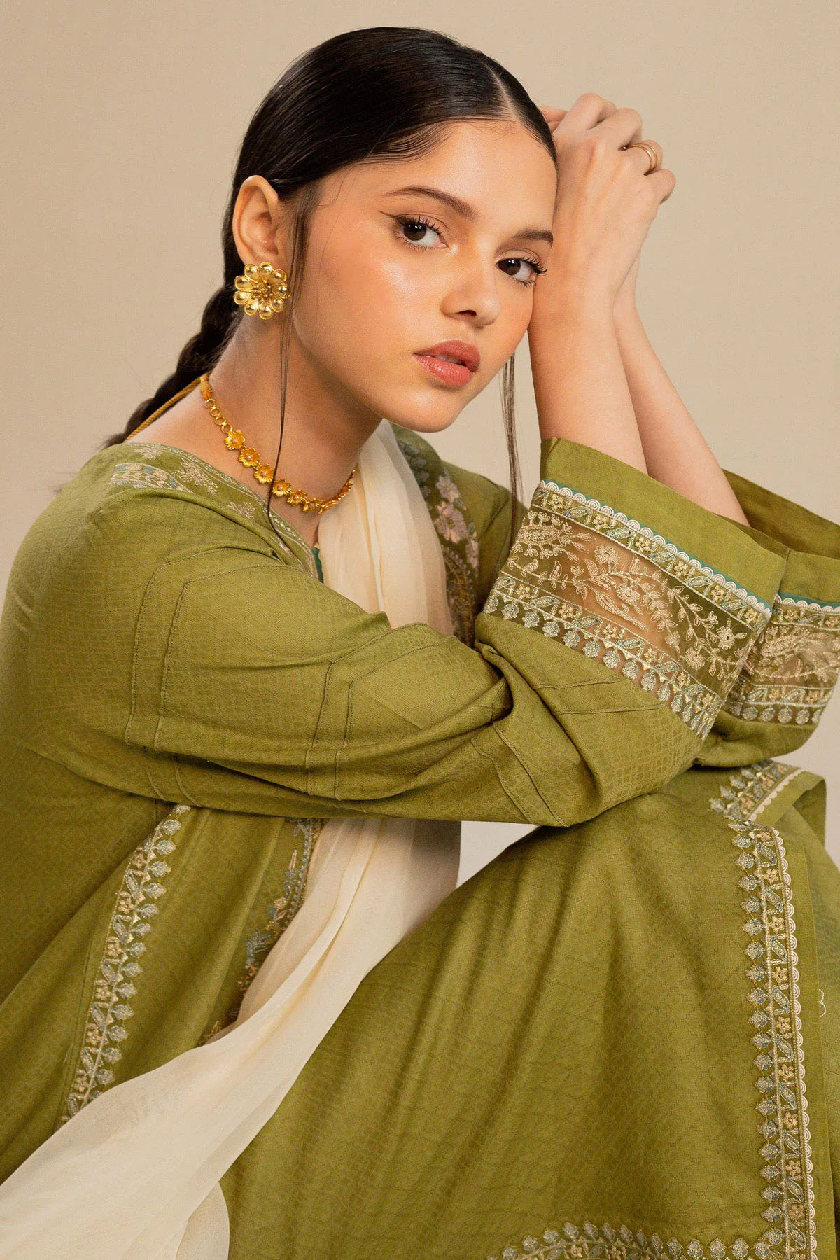 Embroidered Lawn 3pc with Embroidered Chiffon Dupatta- GA1900