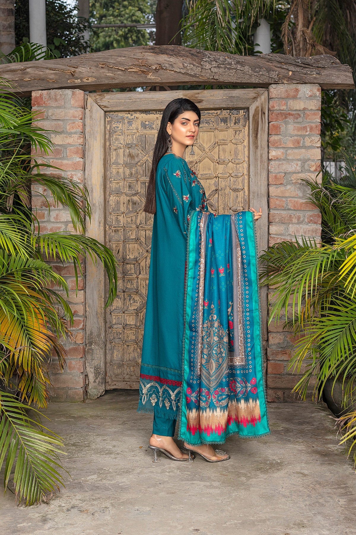 Mahrosh Luxury Embroidered Dhanak 3pc With Printed Whool Shawal-GA1935
