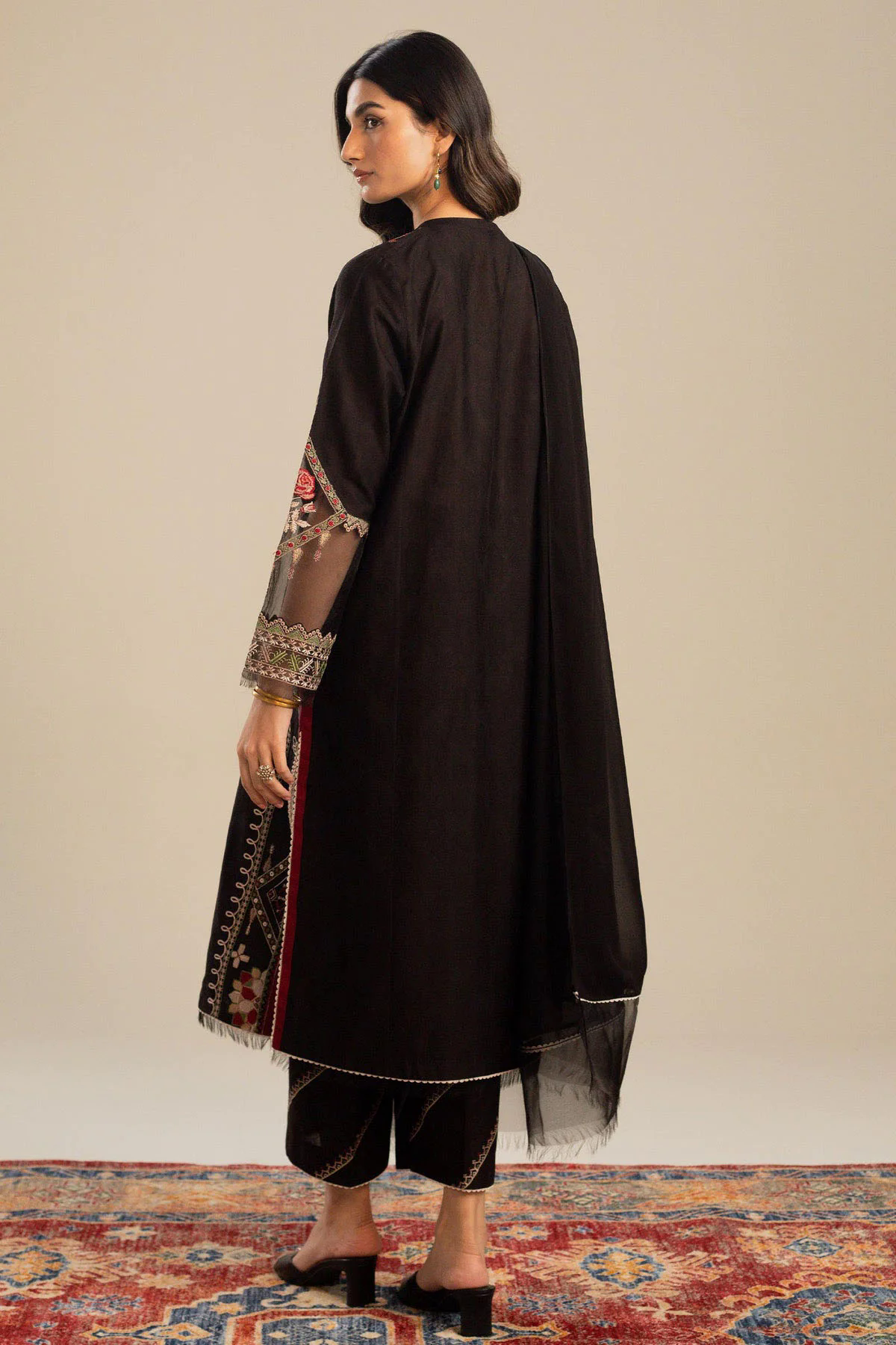 Embroidered Lawn 3pc with Chiffon Dupatta- GA1899 Embroidered Lawn 3pc with Chiffon Dupatta- GA1899