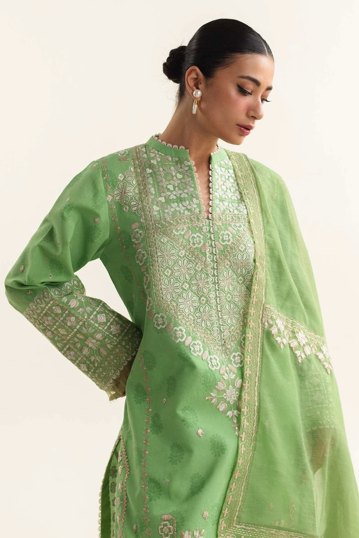 Embroidered Lawn 3pc with Printed Slub Net Dupatta- GA1905